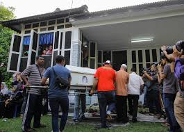 Women, family and community development. Yang Tinggal Hanya Kenangan Bersama Arwah Air Mata Suami Siti Kharina Buat Netizen Sebak