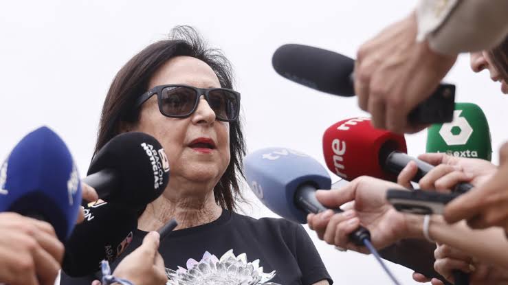 El Gobierno no confirma la comparecencia de Robles en el Senado que el PP  anunció como segura | Público