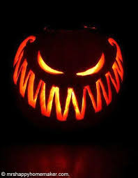 La soirée d'halloween approche et avant de se déguiser on pense à la décoration de la maison. Comment Sculpter Une Citrouille Elle A Table