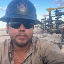 Are there any job leads for a structural welder with 6 years of experience  in refineries?