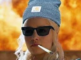 Il en a marre de cette situation (moi aussi) et je tiens à vous dire qu'il n'est pas du genre à fumer la journée, c'est juste le soir et tous les soirs. Fumer Un Joint Le Soir Avant De Se Coucher Dechet Sur Le Forum Blabla 18 25 Ans 14 09 2017 05 44 24 Jeuxvideo Com