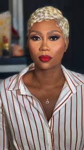 Bold glam 💋💄#ashbeautystudio , Hair slayed by @beautyfetish___ 🔥 ,  #jamaicanmakeupartist #kingstonmakeupartist #makeupartistinjamaica  #boldglam #redlips #makeupreels #glam #glammakeup #pixiecut ...