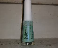 Como já fui ~cobrada~ de não ter mostrado os novos esmaltes da avon color trend, vou mostrar mais um deles: Casal Sobre Rodas Esmalte Da Semana Desenho Livre Colortrend Avon