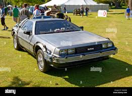 Delorean DMC12, la propria auto che è stata usata nel film "Ritorno al  Futuro" al Wilton Classic & Supercar Show, Wilton House, Wiltshire, 2015  Foto stock