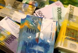 Der schweizer franken ist die in der schweizerischen eidgenossenschaft sowie dem fürstentum liechtenstein gängige währung. Schweiz 1 Franken 1 Euro Wer Gewinnt Wer Verliert Manager Magazin