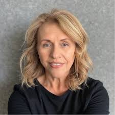 Jodie Burr's Instagram, Twitter & Facebook