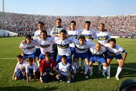 La universidad católica se coronó este viernes campeón de la liga de chile, aunque el título se le entregó en los despachos después de que la asociación nacional de fútbol profesional (anfp). Uc 2005 Campeon Torneo De Clausura De Fondo La Hinchada De Catolica Universidad Catolica Catolico Futbol Chileno