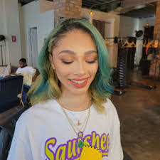 Jackie Myatt's Instagram, Twitter & Facebook