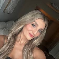 Kaylee White's Instagram, Twitter & Facebook