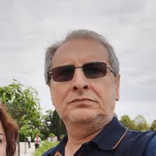 عکس یادگاری نیروهای متفقین در اهواز اشخاص ژست گرفته در این عکس امروز حدود  ۸۰ تا ۹۰ ساله باید باشند، امیدواریم در قید حیات باشند.عکاسی جهان در خیابان  پهلوی بین سعدی و