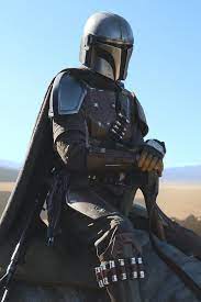 A Guide To The Mandalorians In Case You Re Not Familiar With The Star Wars Universe Mandalorian Cosplay Star Wars Men Star Wars Universe