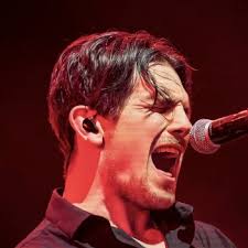 Indie rock poderoso em novo single de Satelite Train