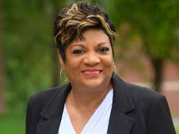 Lawrence Mayor Deb Whitfield feuds with city council over budget