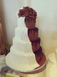 Light And Dark Wedding Cake Two Tone Effect Yum Buttercup Brides The Show Brides Magazine Sparkle Wedding Cakes Cool Cake Designs Wedding Cake Vanilla
