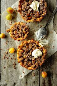 Mirabelle Plums Tartelettes With A Very Crunchy Oatmeal Quinoa Crumble Which I Spiced With The Cardamom Cinnamon And Grated Desert Recipes Food Milk Cookies