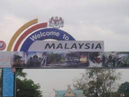 The air travel (bird fly) shortest distance between penang and alor setar is 78 km= 48 miles. Driving Oz 2 Uk Alor Setar Penang Kl