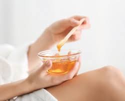 Voici toutes les astuces étape par étape pour réussir sa cire orientale homemade, en utilisant des produits naturels, efficaces et respectueux de l'épiderme. Comment Fabriquer Sa Cire Depilatoire Maison Pour Les Sourcils Clic Bien Etre