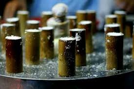 Masuk tepung beras dlm bekas masuk air pandan sikit2 hgga rata. Resepi Putu Bambu Home Facebook