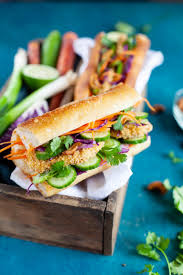 Banh Mi Sandwich Vietnamien Au Poulet Pane Emilie Murmure Recette Sandwich Vietnamien Poulet Pane Food Network