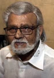 Noted painter Satish Gujral in New Delhi