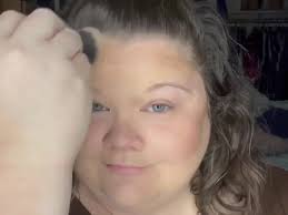 Look at Tabitha strutting, and Stephen close by.A very nice couple...