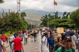 It had closed the frontier nearly a year ago on security grounds. Armed Tension Grows On The Border Between Colombia And Venezuela With Deaths And Thousands Of Displaced Paudal