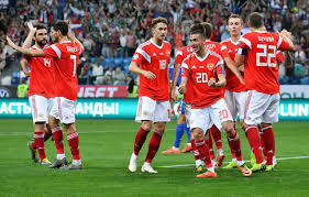 Является наставником сборной россии с 11 августа 2016 года. Sbornaya Rossii Po Futbolu Budet Gotovitsya K Matchu S Belgiej V Sochi