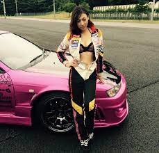 塚本奈々美の年齢は何歳 水着画像の有無や結婚の噂を徹底調査 車 女子 改造車 ライフマガジン