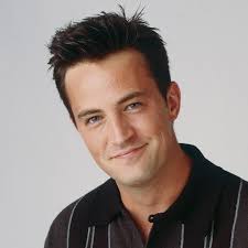 Un día como hoy hace un año falleció el actor de la serie de FRIENDS  Matthew Perry 🙏🥲❤️ Que en paz descanse