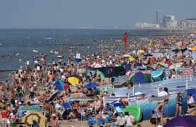 In unmittelbarer nähe finden sie nämlich nicht weniger als 4 naturgebiete, von denen 1 ein nationalpark ist.wandern sie durch die wälder, über die heide und wiesen, entlang fischteiche und. Belgische Kuste Will Sich Personlicher Um Die Touristen Kummern