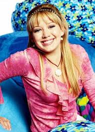 Отец эрхард дафф был владельцем сети магазинов, поэтому мама сьюзен могла быть домохозяйкой и уделять все свое время двум. Biografiya Hilari Daff