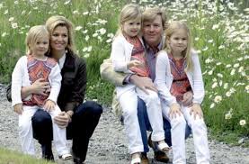 Woensdag middag sprak hij de de gezaghebber van bonaire en de gouverneur van sint maarten over. Erst Seit Dem 30 April Sind Willem Alexander Und Maxima Konig Und Konigin Der Niederlande Am 4 Juni Besuchen Sie Stuttgart Schwarzwalder Bote