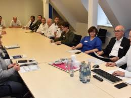 18:20h live auf telezüri, tele m1 und telebärn. Neumunster Das Fek Ist Uberbelegt Kein Bett Ist Mehr Frei