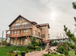 Proprietar,ofer spre vanzare casa cu etaj si spatiu comercial,situata in reghin. Casa Dealul Brezii Reghin 440 000 Eur Homezz Ro