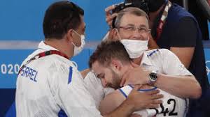 את הדיאטה הראשונה התחלתי בעצם כבר בגיל 12 ומאז ועד היום המחשבות והרגשות על הגוף שלי מלוות ומשפיעות. Mjgjc 2vuioflm