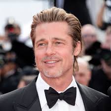 Brad pitt is 'heartbroken' after angelina jolie's 'abuse' claim in divorce court. Brad Pitt S Makeup Artist Put Makeup On His Butt To Hide Tan