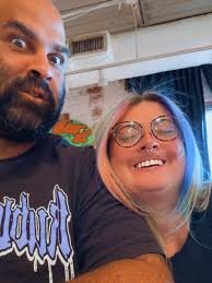 Left picture or right picture?