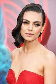 60 Shoulder Length Hairstyles We Re Adding To Our Mood Boards Old Hollywood Hair Hollywood Glam Hair Shoulder Length Hair