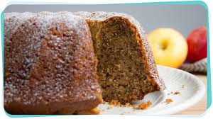 Der walnusskuchen nach unserem rezept ist im englischsprachigen raum unter der bezeichnung passion cake bekannt. Walnusskuchen Rezept Fur Saftigen Walnusskuchen Mit Apfeln Bayern 1 Radio Br De