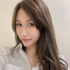 黃敬雅Huang Ching-Ya added a new photo.