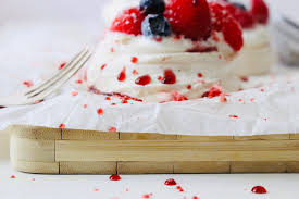 To keep your meringue from being flat and grainy, try beating egg whites until stiff but not dry. Mini Pavlova Berry Nice Ciaobella Kitchen