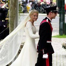 Check spelling or type a new query. Mary Von Danemark Gut Kopiert Im Zwillingslook Mit Furstin Charlene Bunte De