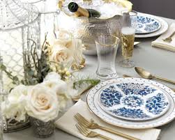 The center piece is a rough hewn wooden bowl filled with silver and gold. A Blue White Table Setting For Any Occasion How To Decorate