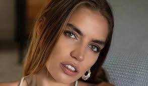 Lily Gilbert's Instagram, Twitter & Facebook