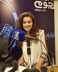 Nourhane nour / طريقة نطق اغنية ميرال (مازلت صغيرة) من مسلسل الازهار الحزينة مع الترجمة küçüğüm. Nogoumfm 100 6 Ø¹Ø§Ø±Ø¶Ø©Ø§Ù„Ø£Ø²ÙŠØ§Ø¡ Ù…ÙŠØ±Ø§Ù„ Ù…Ø§Ù‡ÙŠÙ„ÙŠØ§Ù† Ø¶ÙŠÙØ© ÙŠØ§Ø±Ø§ Facebook