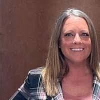 Amanda Shives's Instagram, Twitter & Facebook