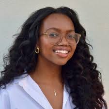 I had the privilege of serving as a student introducer for a panel at  SCADstyle 2023. I was honoured to introduce a group of accomplished female  alumni from the De Sole School