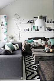 Aumenta il comfort con la nostra selezione di pouf e cuscini da pavimento , a seconda delle esigenze. 10 Idee Per Abbinare Il Divano Grigio