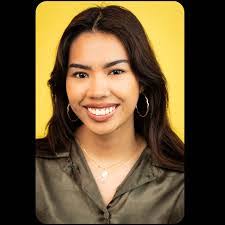 Leslie Vicente's Instagram, Twitter & Facebook