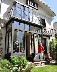 Dans La Maison De Gabriella Cortese Creatrice D Antik Batik Glamour Renovation Petite Maison Facade Maison Maison Normande